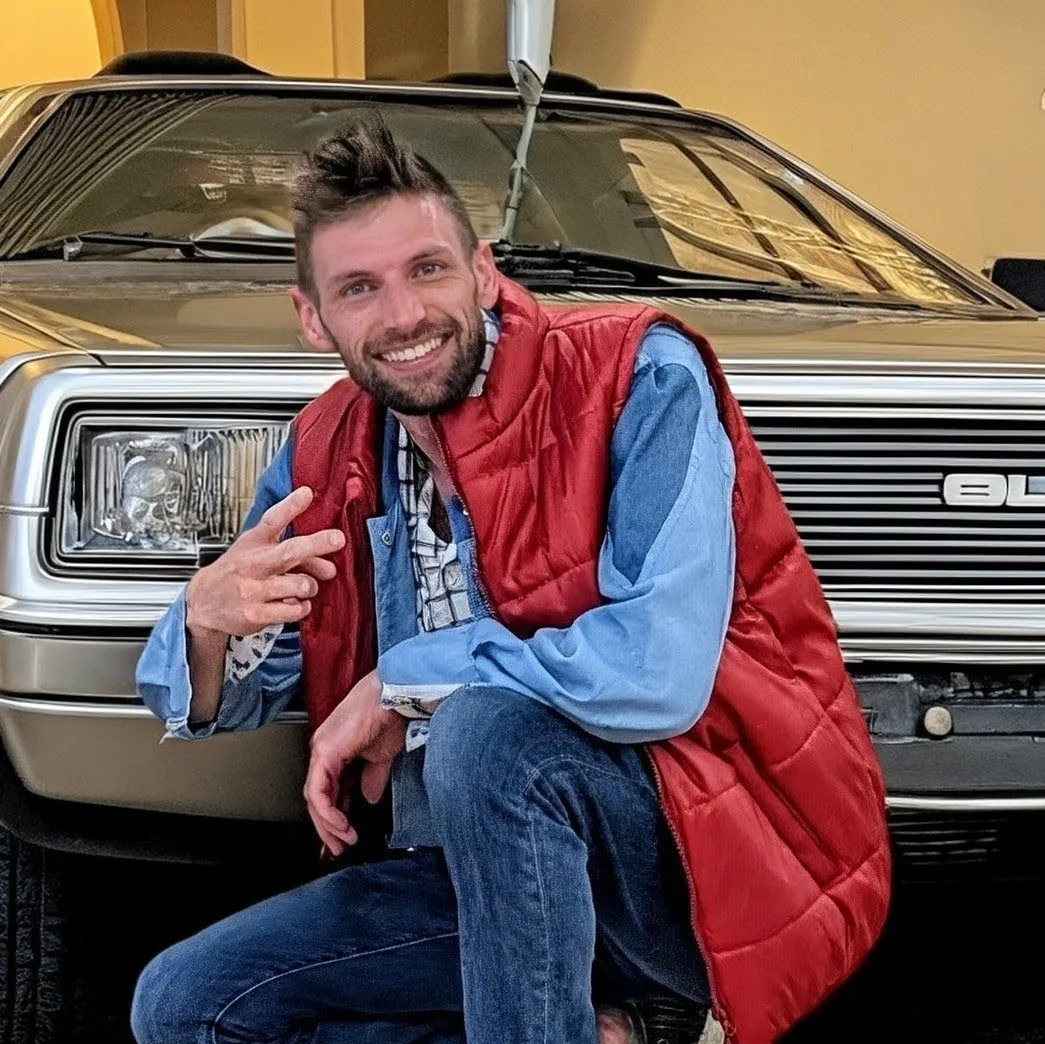 Nathan Hewett Headshot